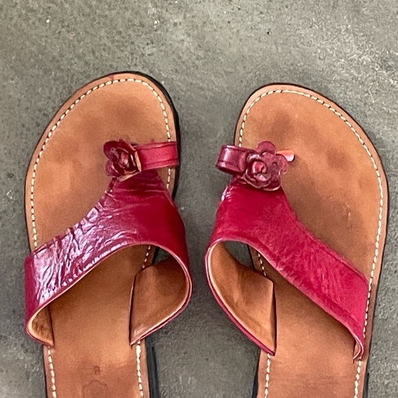 Moroccan Red Leather Thong Sandals - Picture 2 of 8